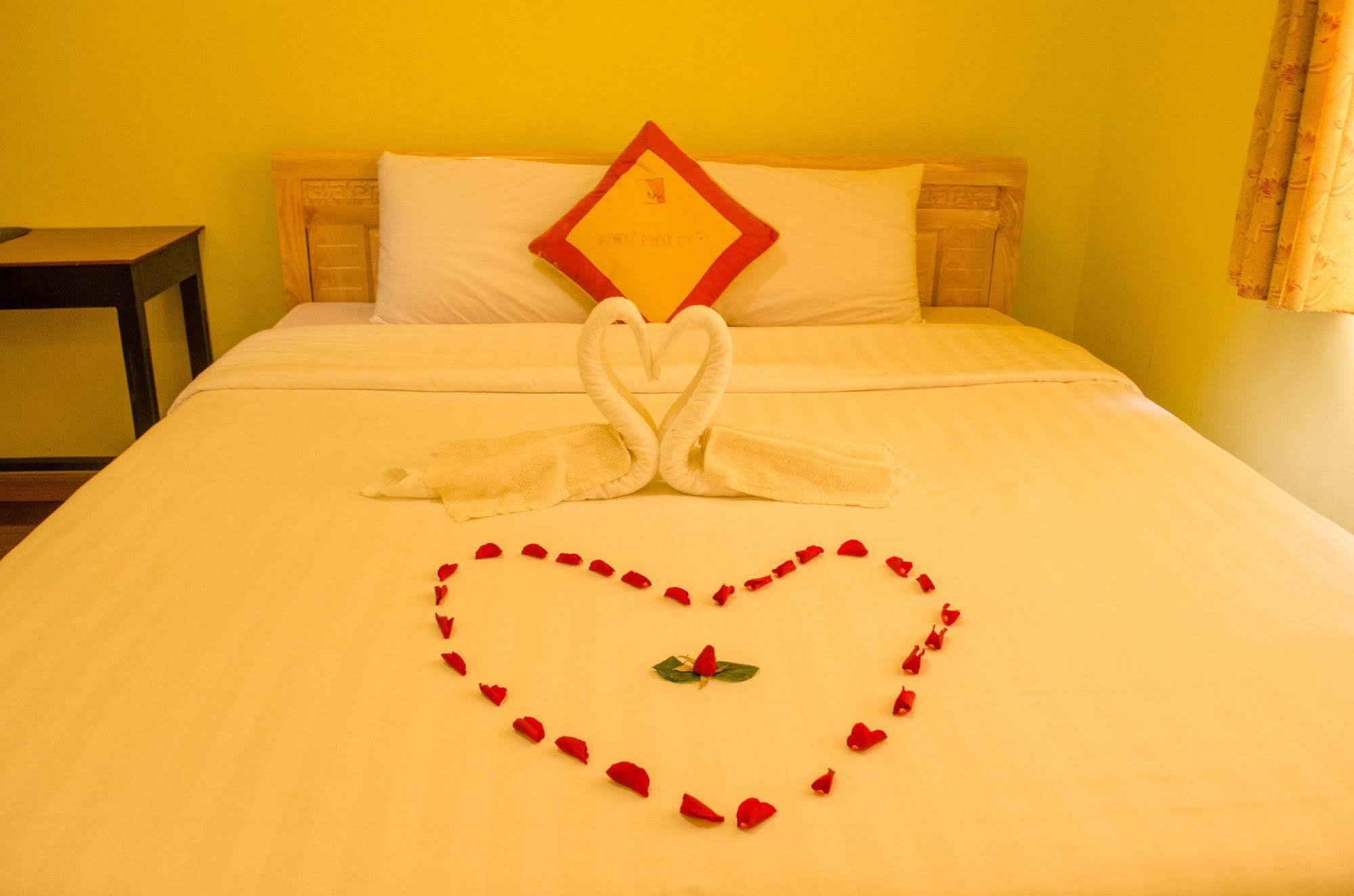 Nhu Phu Hotel Hué Eksteriør billede