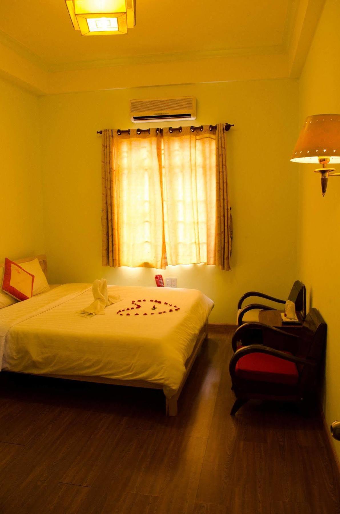 Nhu Phu Hotel Hué Eksteriør billede